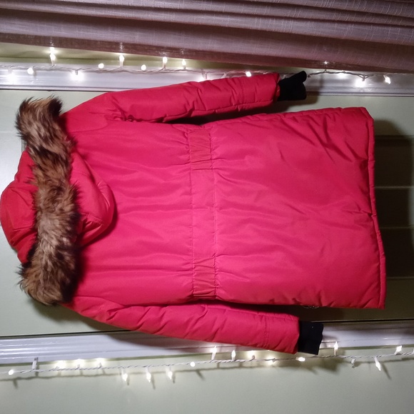Women's Vergoodr bright cherry red & black winter coat small removable h… - Picture 8 of 8
